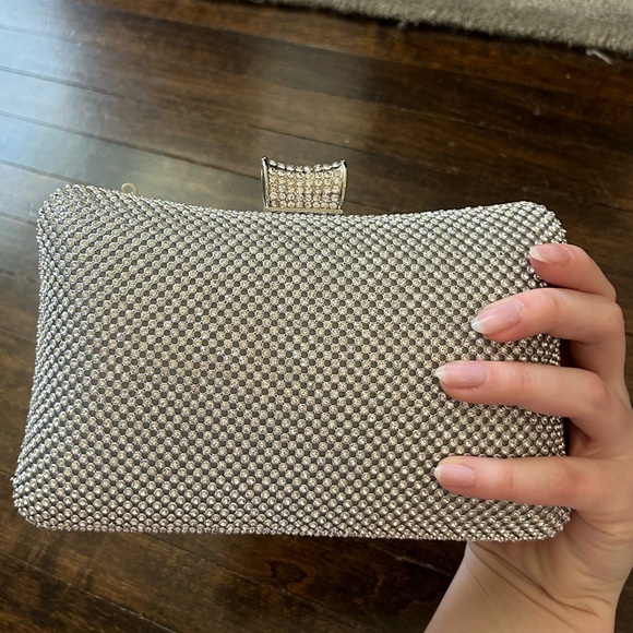 Silver handbag!! - Picture 2 of 5